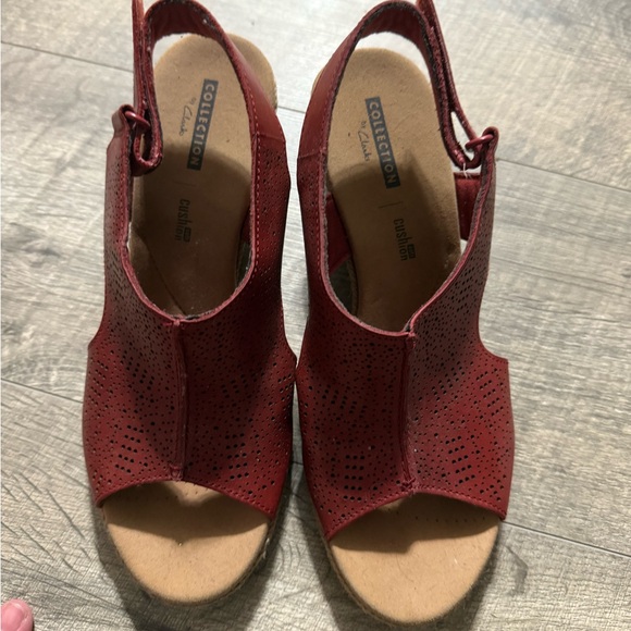 Clarks Collection Red Sandals - Picture 3 of 3